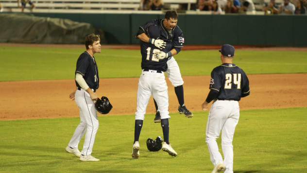 San Antonio Missions celebrate win