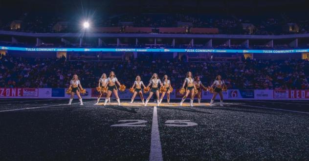 Tulsa Oilers cheerleaders