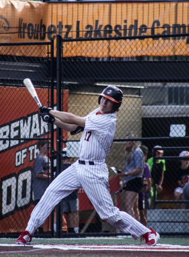 Mankato MoonDogs second baseman Dustin Crenshaw