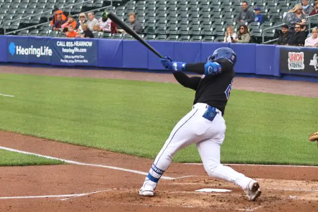Syracuse Mets' Danny Mendick at bat