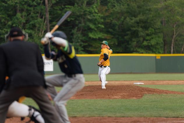 Sanford Mainers' Noah Lewis on the mound