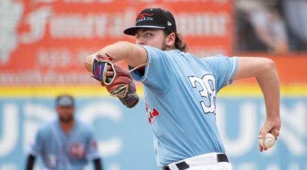 Hickory Crawdads pitcher Gavin Collyer