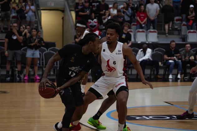 Scarborough Shooting Stars' Cat Barber versus Calgary Surge's Admon Gilder