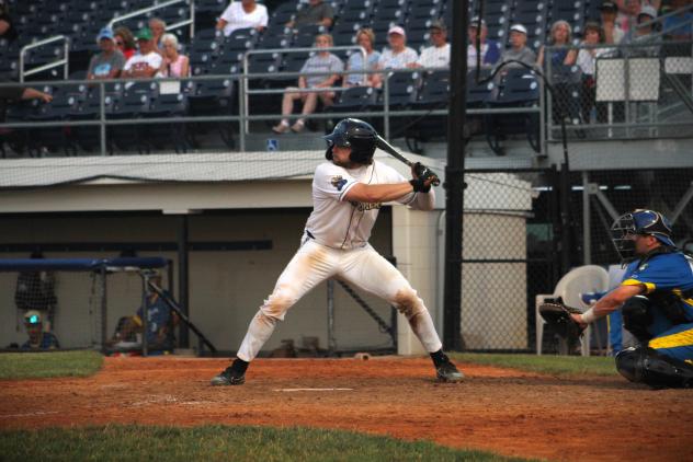 Fond du Lac Dock Spiders' Parker Noland at bat
