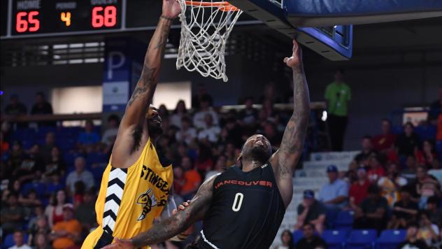 Vancouver Bandits battle the Edmonton Stingers