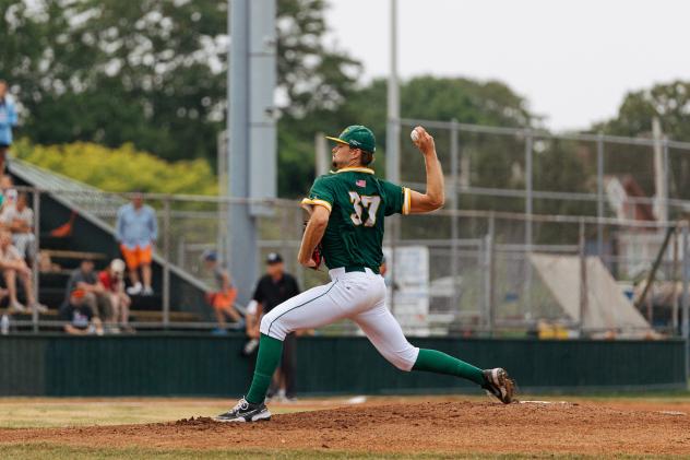 Sanford Mainers' Seamus Barrett on the mound