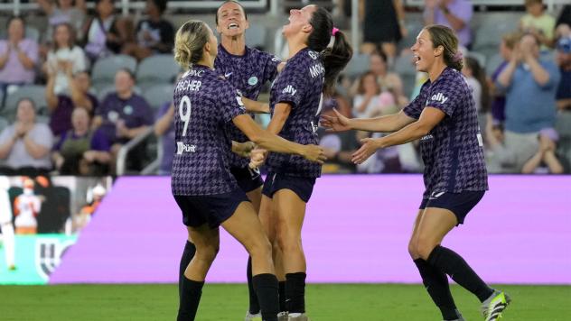 Racing Louisville FC celebrates win