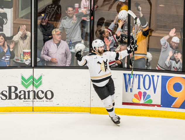 Wheeling Nailers forward Matthew Quercia