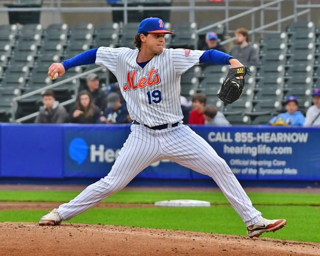 Syracuse Mets pitcher Mike Vasil