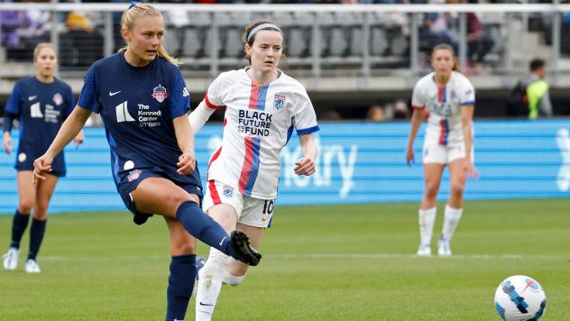 Midfielder Taylor Aylmer (left) with the Washington Spirit