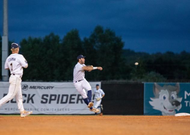 Fond du Lac Dock Spiders on game night