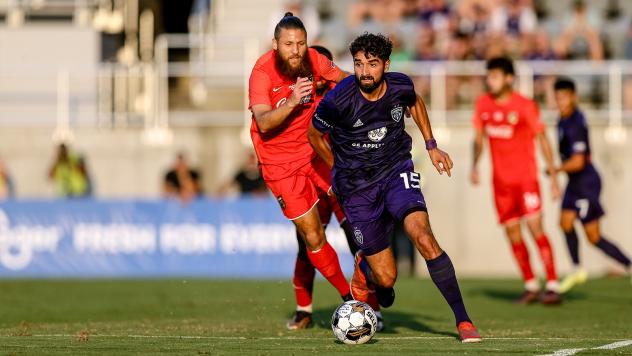 Louisville City FC's Manny Perez versus Birmingham Legion FC's Enzo Martinez
