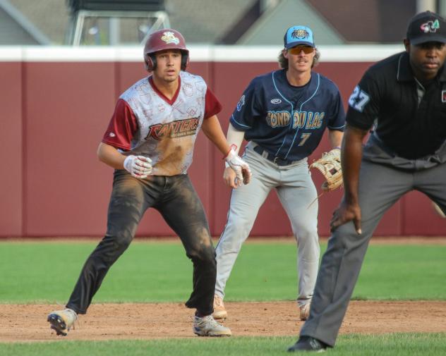 Wisconsin Rapids Rafters and the Fon du Lac Dock Spiders on game night