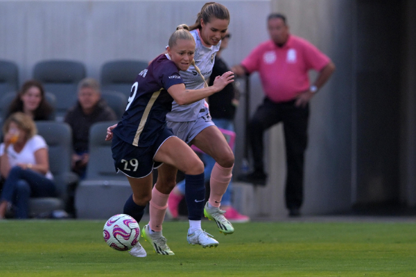North Carolina Courage forward Millie Farrow