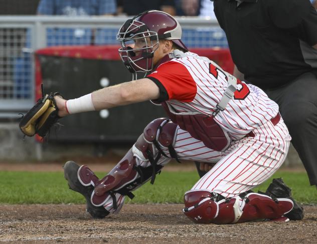 Ottawa Titans catcher David Mendham
