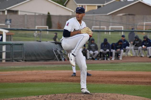 Tri-City Dust Devils pitcher Sammy Natera, Jr.