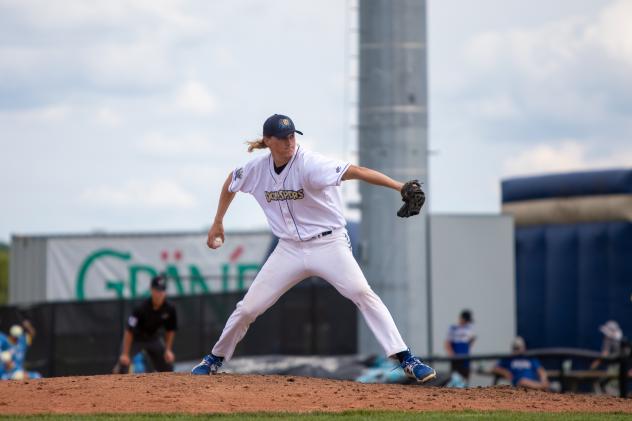 Fond du Lac Dock Spiders pitcher Eric Sipling