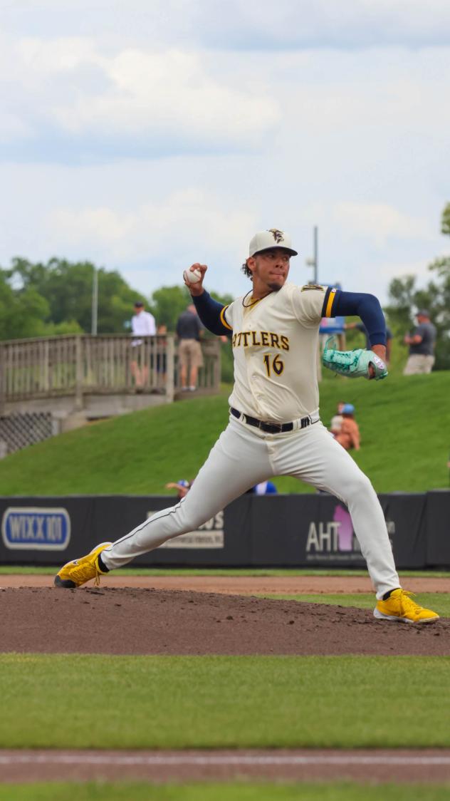 Wisconsin Timber Rattlers pitcher Edwin Jimenez