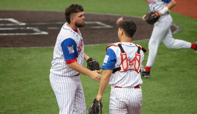 Green Bay Rockers exchange handshakes after a game
