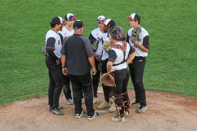 Wisconsin Rapids Rafters meet on the mound