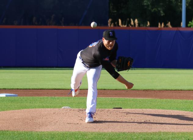 Syracuse Mets' David Griffin on the mound