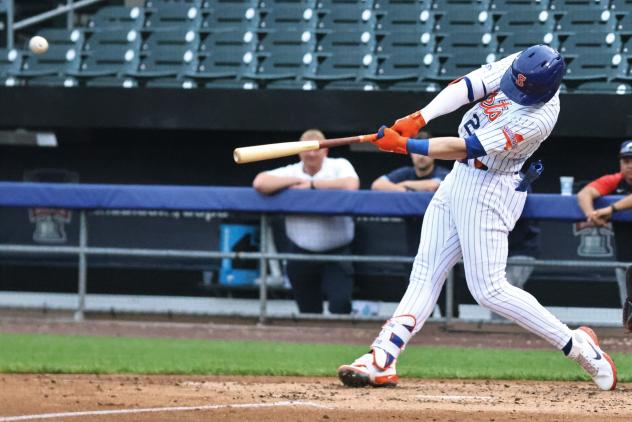 Syracuse Mets' Brett Baty at bat