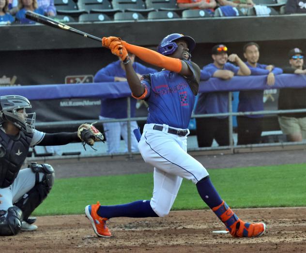 Syracuse Mets' Ronny Mauricio at bat