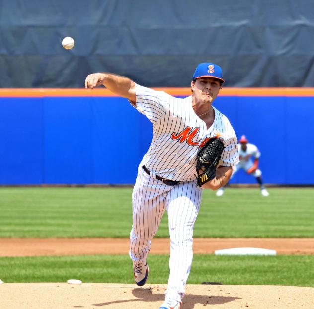 Syracuse Mets pitcher Mike Vasil