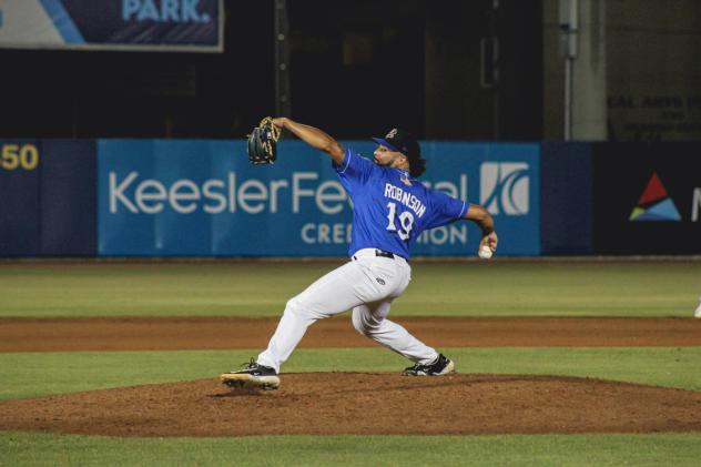 Biloxi Shuckers pitcher Cam Robinson