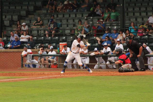 Evansville Otters' Noah Myers at bat