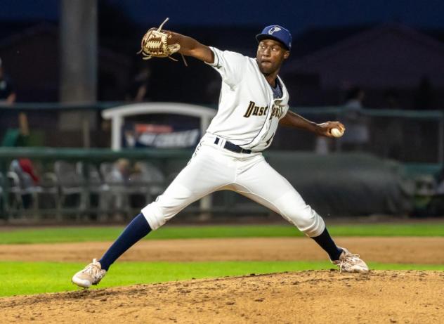 Tri-City Dust Devils pitcher Julian Smith