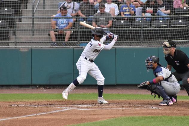 Tri-City Dust Devils second baseman Adrian Placencia