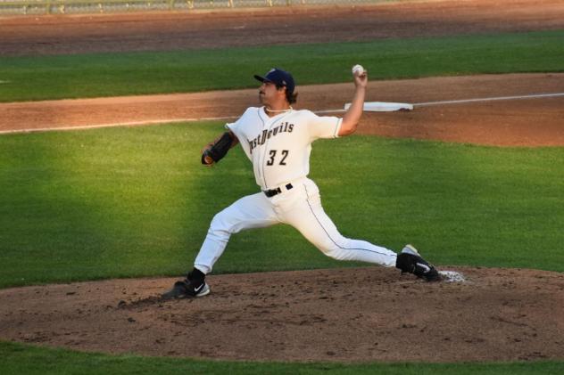 Tri-City Dust Devils pitcher Nick Horvath
