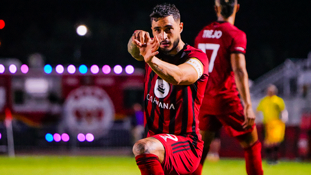 Phoenix Rising forward Manuel Arteaga