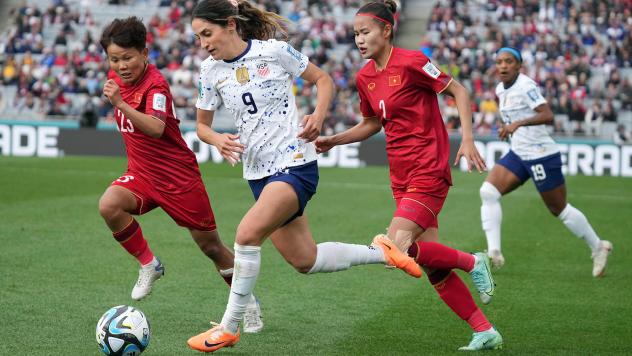 Racing Louisville midfielder Savannah DeMelo