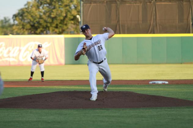 San Antonio Missions' Robby Snelling on the mound