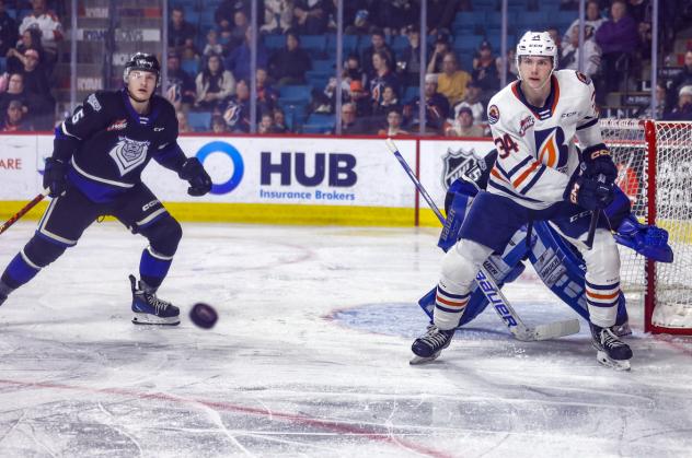 Ashton Ferster of the Kamloops Blazers (right)