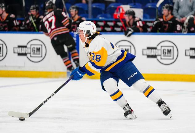 Saskatoon Blades forward Trevor Wong