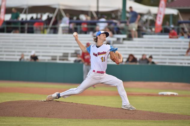 San Antonio Flying Chanclas' Adam Mazur on the mound