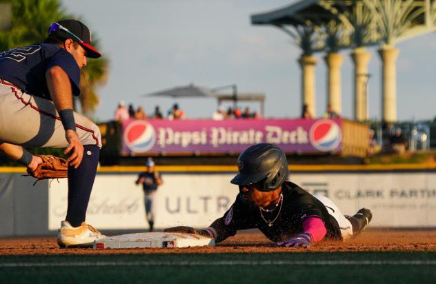 Pensacola Blue Wahoos and Mississippi Braves in action