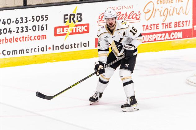 Wheeling Nailers forward Cam Hausinger
