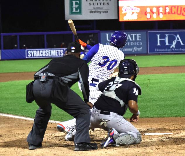 Syracuse Mets' Jaylen Palmer at bat