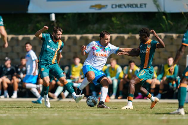 Las Vegas Lights FC battle San Diego Loyal