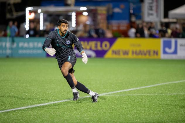 Goalkeeper Richard Sánchez with Hartford Athletic