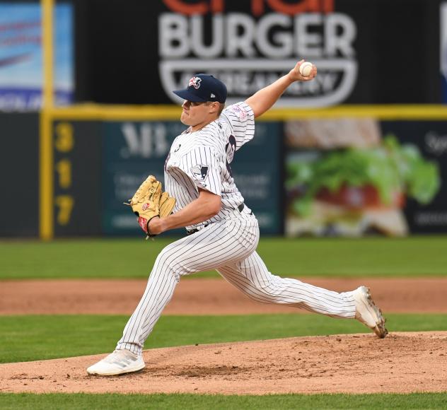 Somerset Patriots pitcher Richard Fitts