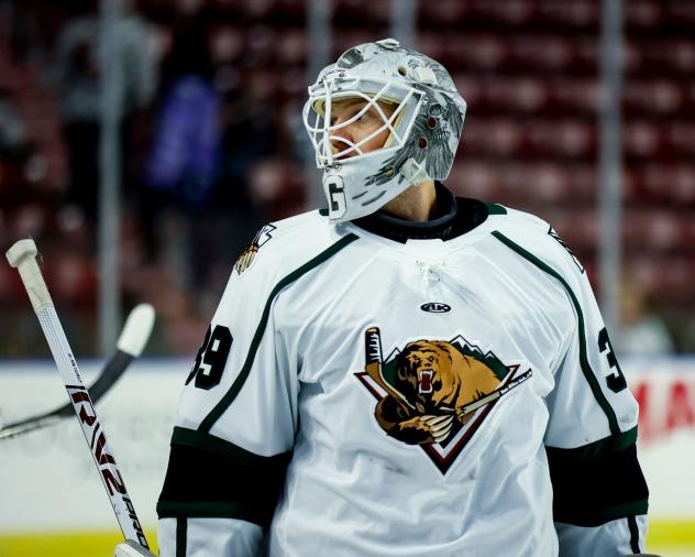 Utah Grizzlies goaltender Garrett Metcalf