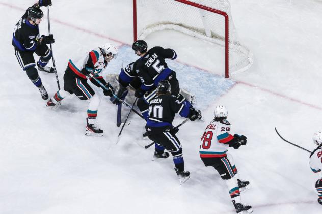 Kelowna Rockets battle the Victoria Royals