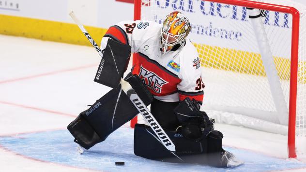 Kansas City Mavericks goaltender Cale Morris