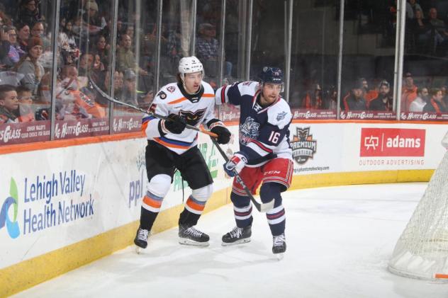 Lehigh Valley Phantoms' Adam Clendening battles Hartford Wolf Pack's Jake Leschyshyn