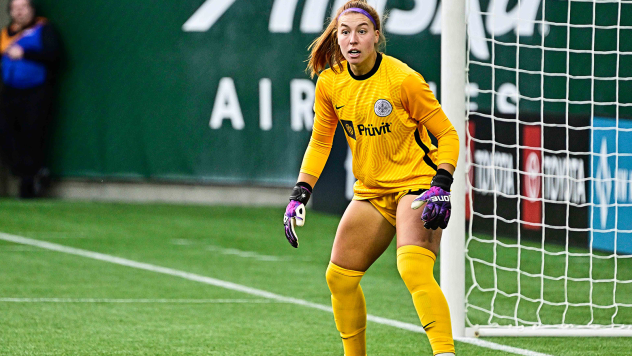 Racing Louisville goalkeeper Jordyn Bloomer